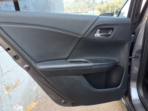 Used 2016 Honda Accord EX image 7