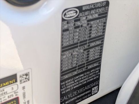 Certified 2025 Land Rover Range Rover Velar Dynamic SE image 26