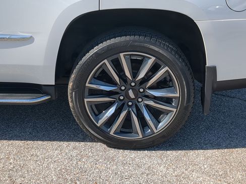 Used 2017 Cadillac Escalade Premium Luxury image 10