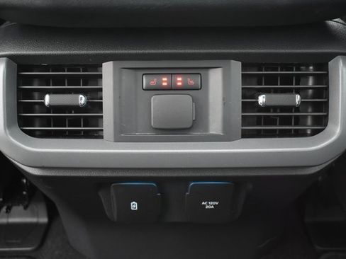 Used 2024 Ford F150 Lightning Lariat image 43