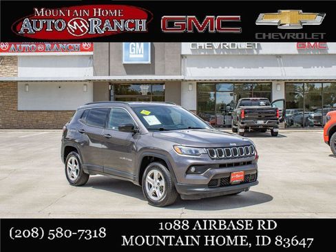 Used 2024 Jeep Compass Latitude w/ Altitude Special Edition AWD/4WD image 1