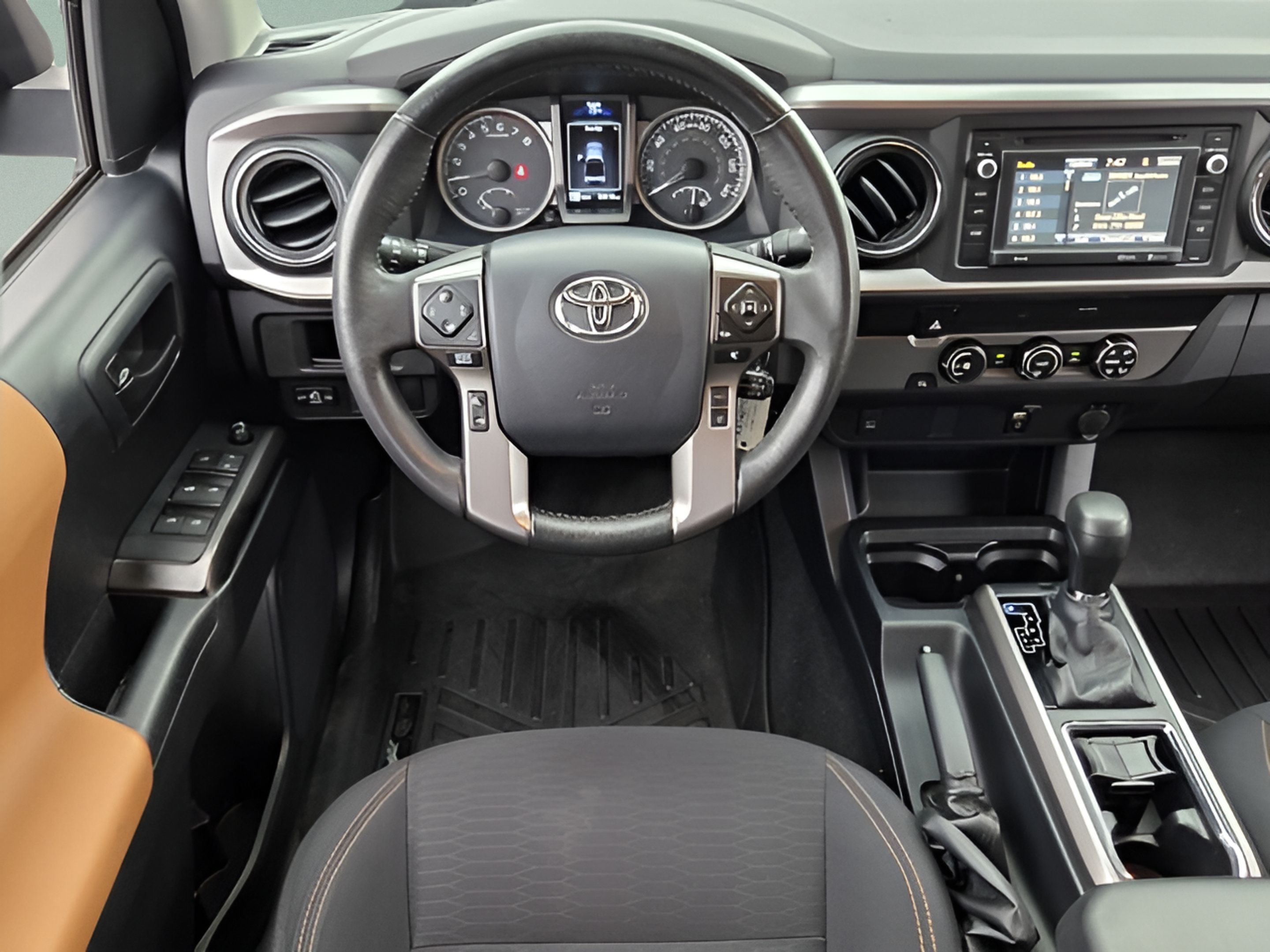 Used 2019 Toyota Tacoma SR5 RWD image 13