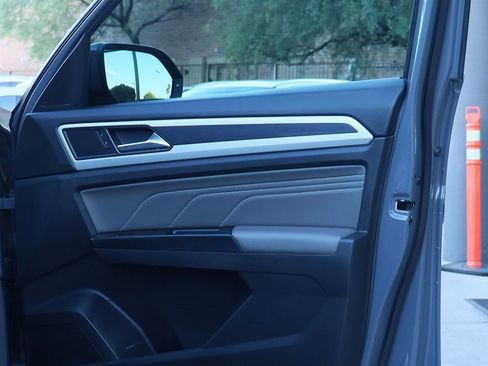 Used 2021 Volkswagen Atlas Cross Sport SE w/ Panoramic Sunroof Package AWD/4WD image 34