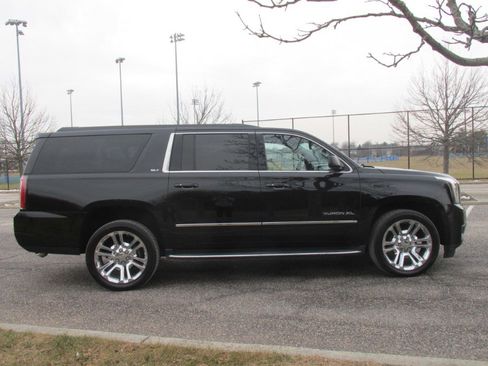 Used 2019 GMC Yukon XL SLT w/ Premium Edition image 18