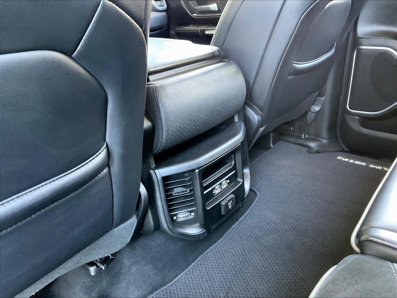 Used 2020 RAM 1500 Laramie w/ Off Road Group AWD/4WD image 11