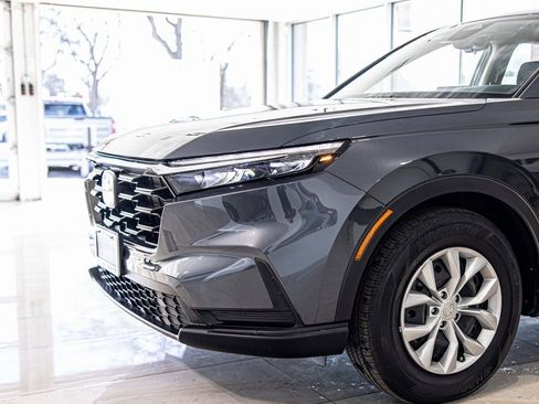 Used 2025 Honda CR-V LX image 5