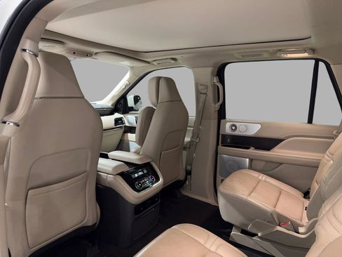 Used 2020 Lincoln Navigator Reserve w/ Equipment Group 208A Reserve image 23