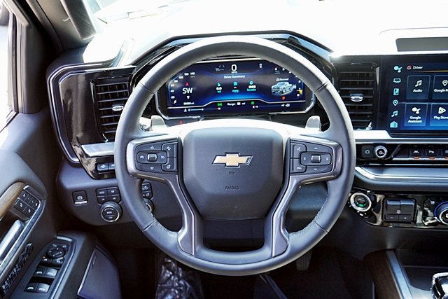 Used 2024 Chevrolet Silverado 1500 High Country w/ High Country Premium Package AWD/4WD image 32