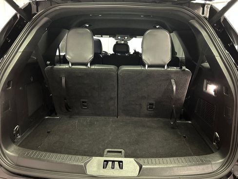 Used 2025 Ford Explorer ST-Line w/ ST-Line Street Pack image 25