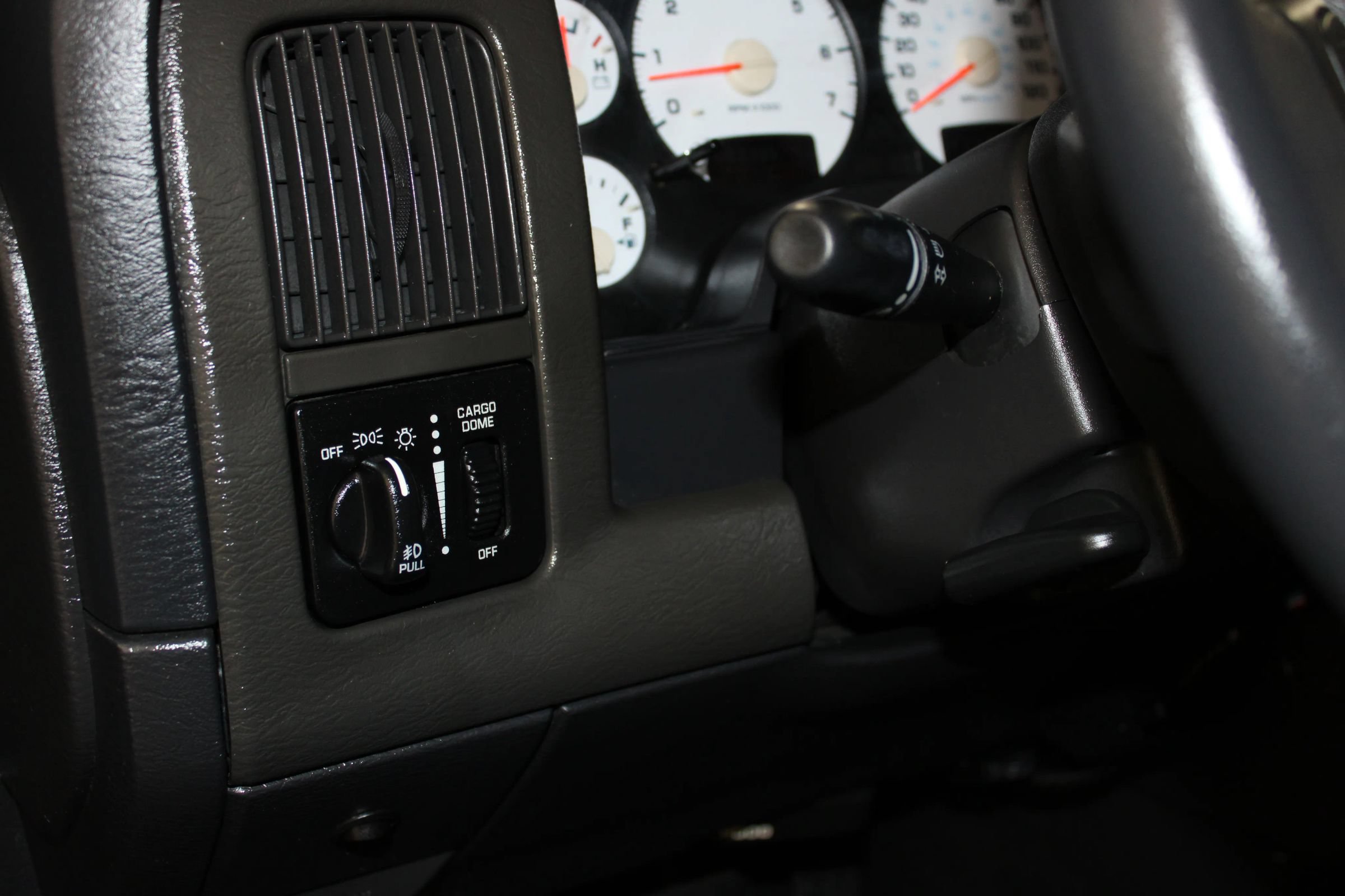 Used 2005 Dodge Ram 2500 Truck SLT RWD image 15