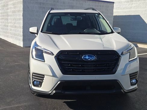 Used 2023 Subaru Forester Premium image 4