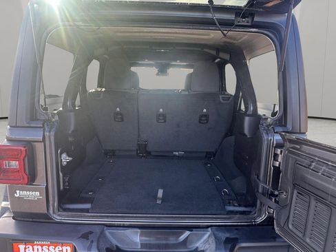 Used 2024 Jeep Wrangler Unlimited Rubicon image 41