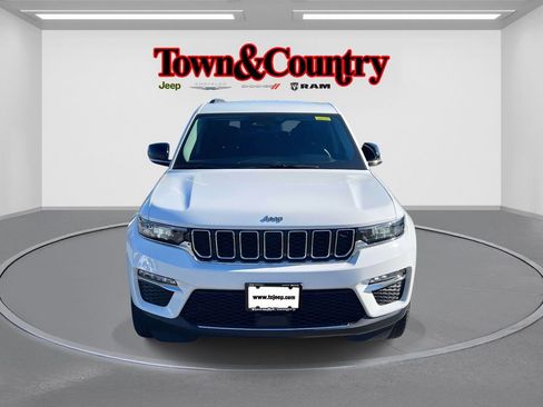 Certified 2023 Jeep Grand Cherokee Limited image 2