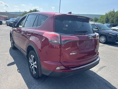 Used 2018 Toyota RAV4 LE w/ Carpet Mat Package AWD/4WD image 7