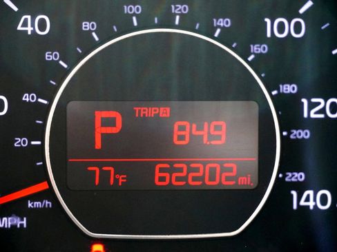 Used 2019 Kia Soul + image 32