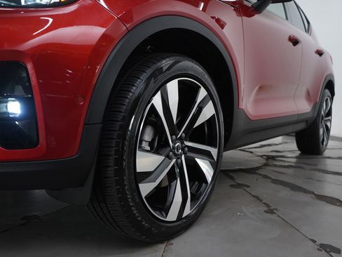 Used 2023 Volvo XC40 B5 Ultimate w/ Protection Package Premier image 25