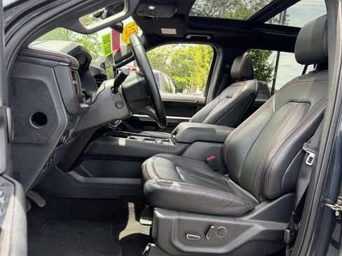 Used 2023 Ford Expedition Limited AWD/4WD image 9