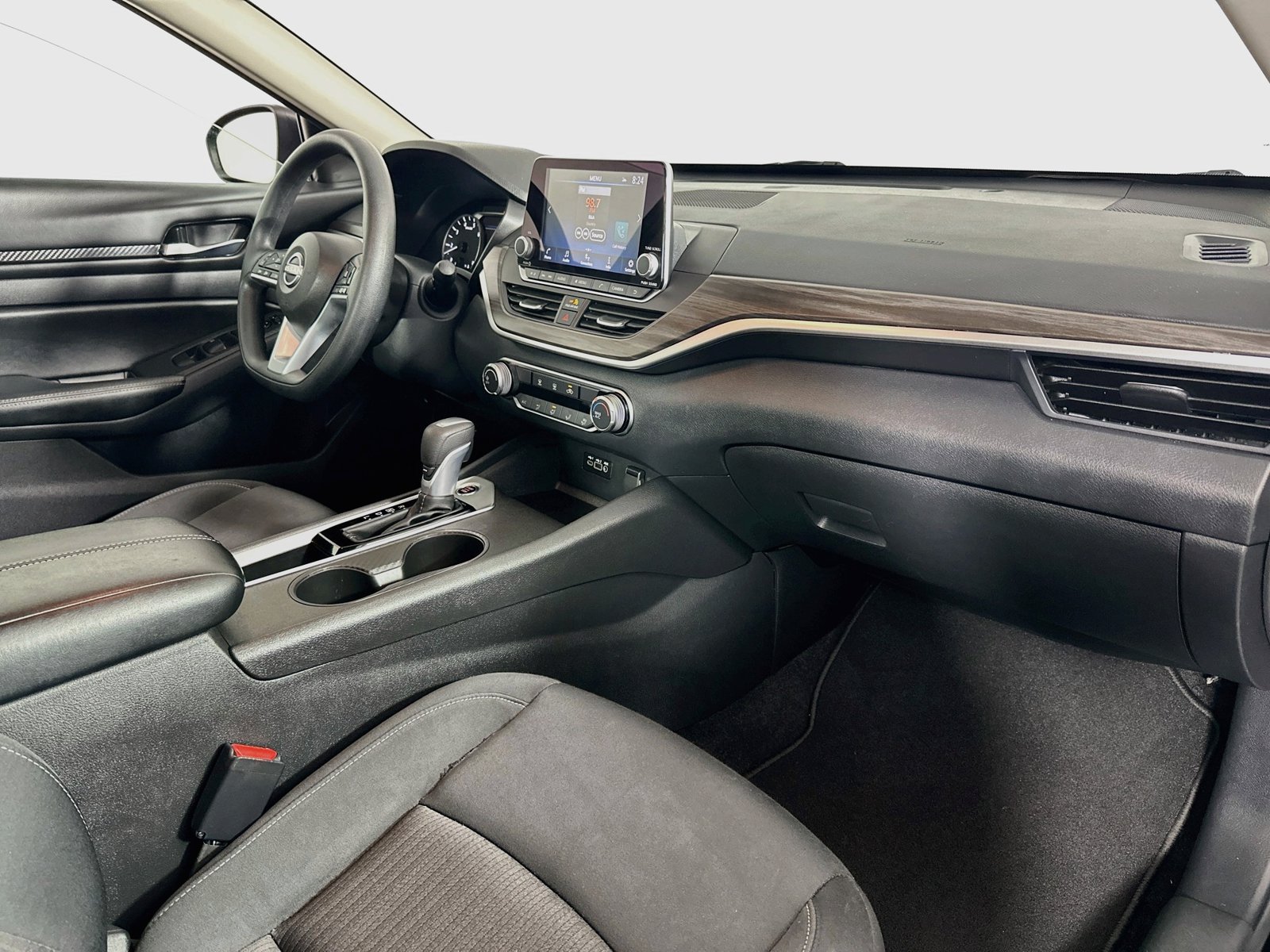 Used 2025 Nissan Altima 2.5 SV FWD image 26