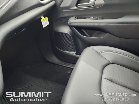 New 2026 Chrysler Pacifica Select image 15