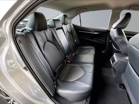 Used 2021 Toyota Camry SE FWD image 22