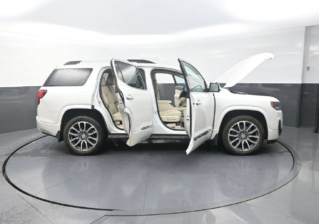 Used 2021 GMC Acadia Denali w/ Denali Ultimate Package AWD/4WD image 46