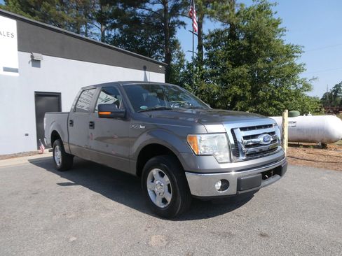 Used 2011 Ford F150 XLT w/ XLT Convenience Pkg RWD image 3