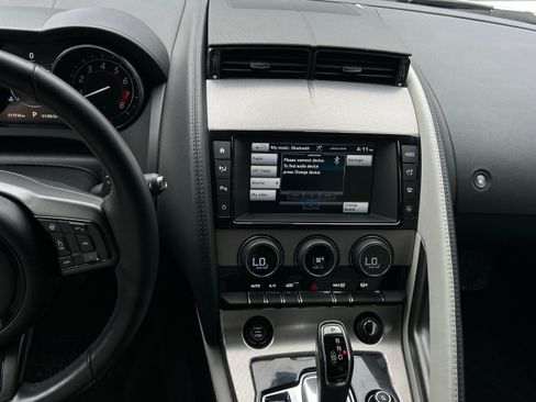 Used 2016 Jaguar F-TYPE Convertible image 39