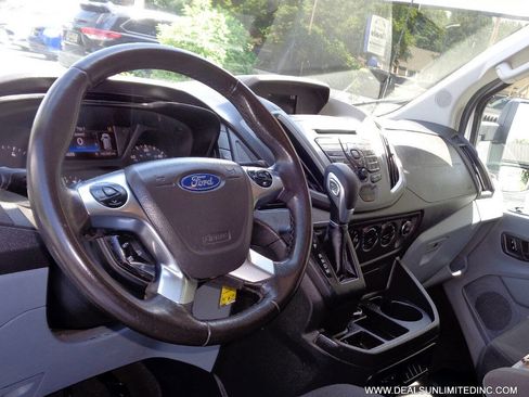 Used 2019 Ford Transit 250 130 Low Roof RWD image 10