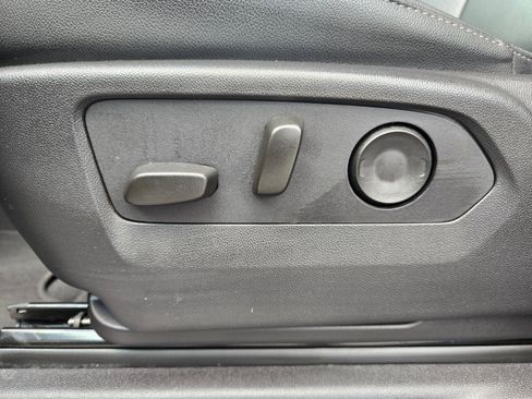 Used 2024 GMC Sierra 1500 SLT image 23