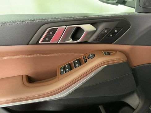 Certified 2023 BMW X5 xDrive40i w/ Luxury Seating Package AWD/4WD image 18