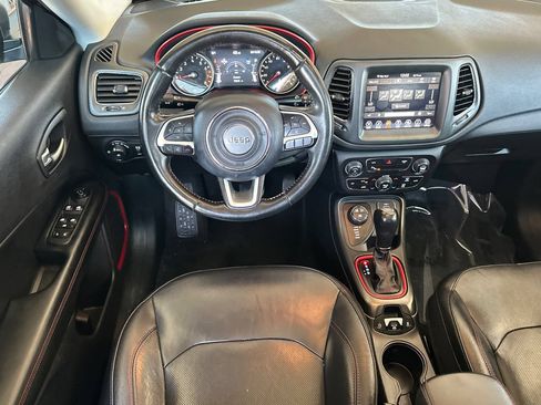Used 2019 Jeep Compass Trailhawk w/ Leather Interior Group AWD/4WD image 15