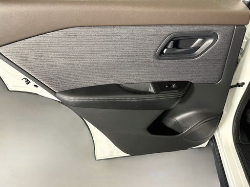 Used 2022 Nissan Rogue S FWD image 26