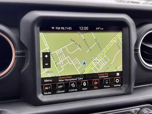 Used 2022 Jeep Wrangler Unlimited Sahara w/ Cold Weather Group AWD/4WD image 33