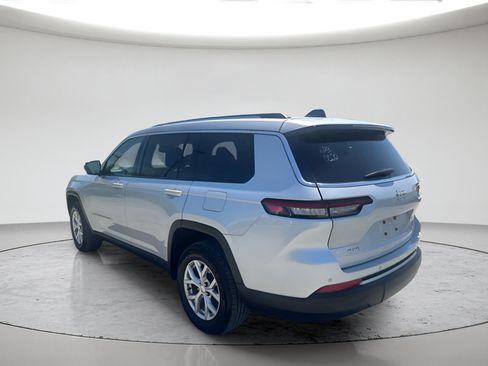 Used 2023 Jeep Grand Cherokee L Limited AWD/4WD image 9