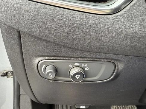 Used 2024 Chevrolet Equinox LT AWD/4WD image 16