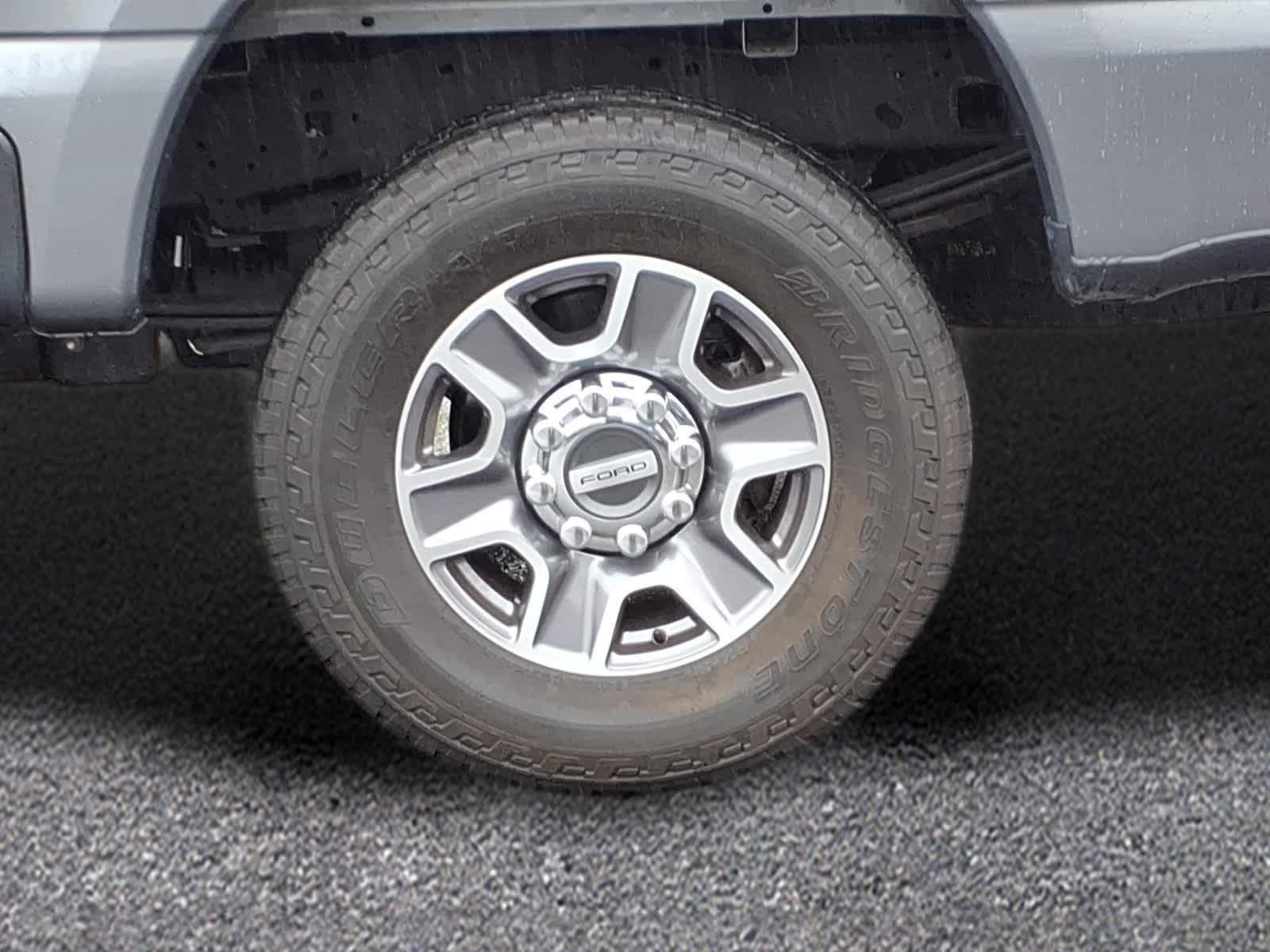 Used 2024 Ford F250 Lariat AWD/4WD image 3