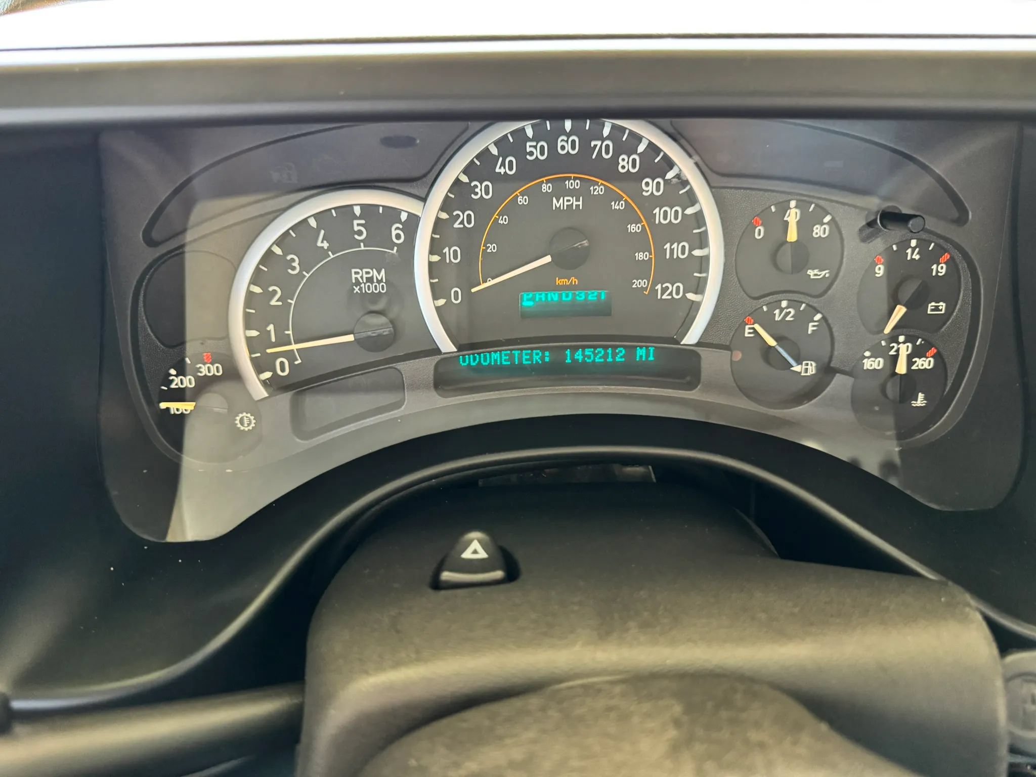Used 2005 HUMMER H2 SUT w/ Preferred Equipment Group AWD/4WD image 13