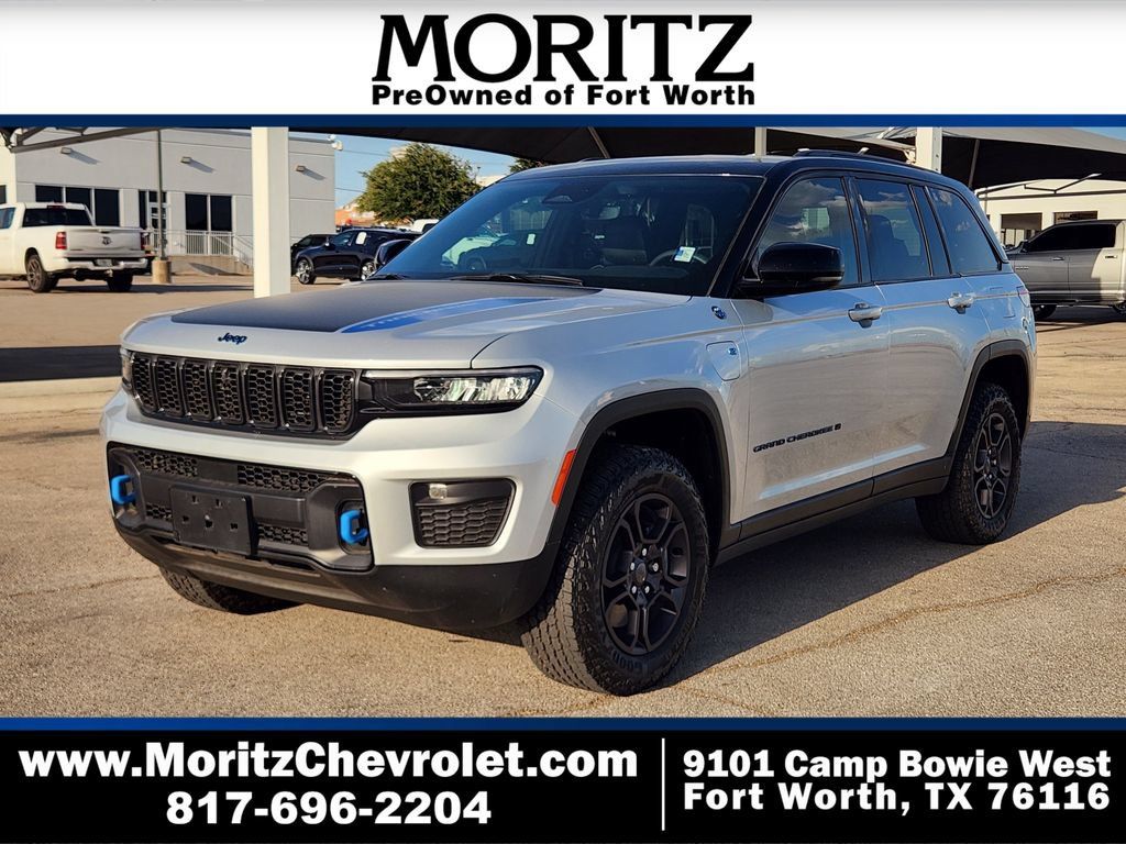Used 2025 Jeep Grand Cherokee Trailhawk AWD/4WD image 1