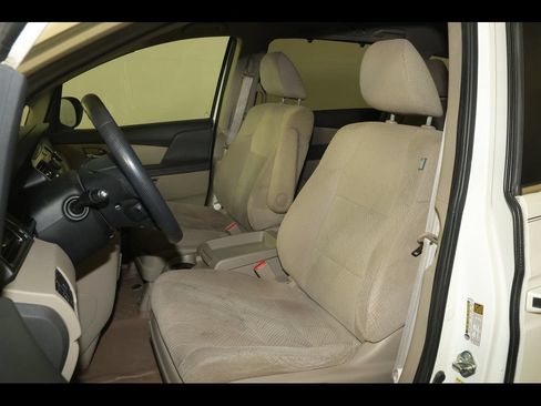 Used 2014 Honda Odyssey EX image 2