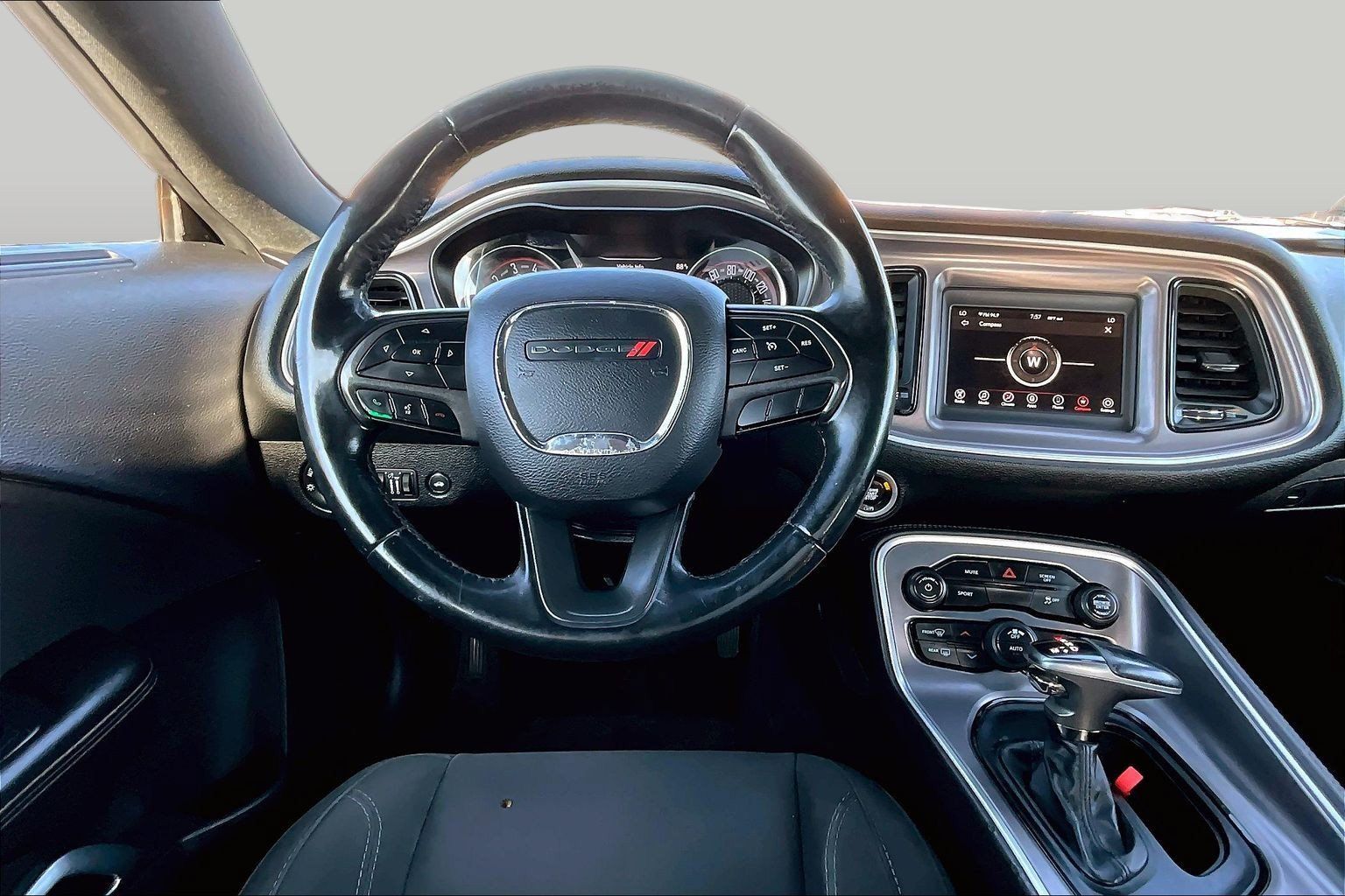Used 2019 Dodge Challenger SXT RWD image 5