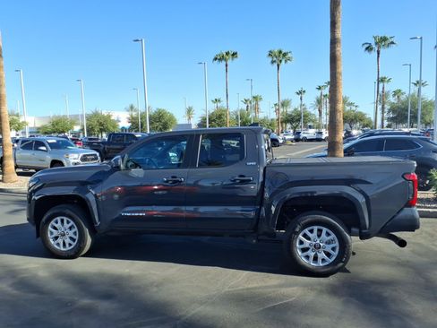 Used 2025 Toyota Tacoma SR5 AWD/4WD image 7