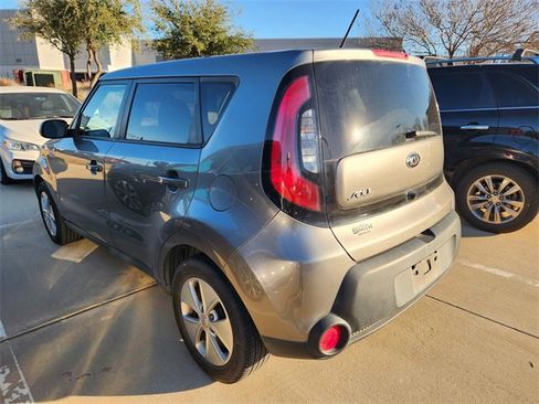 Used 2016 Kia Soul w/ Convenience Package image 3