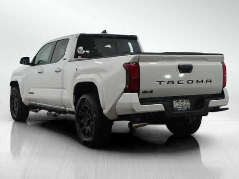 Certified 2025 Toyota Tacoma SR5 AWD/4WD image 5
