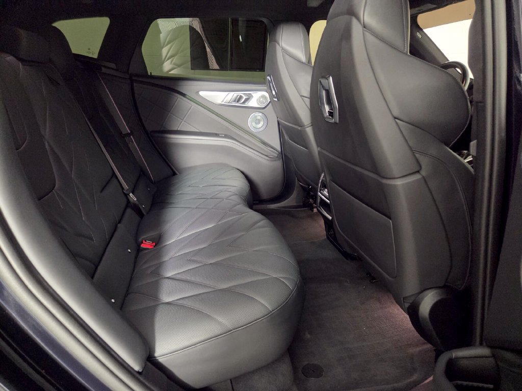 Used 2023 BMW XM w/ M Driver's Package AWD/4WD image 28