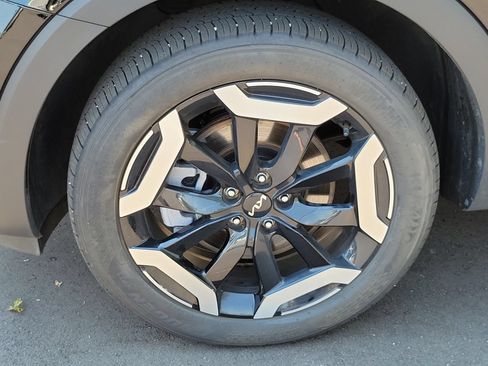 Used 2025 Kia Telluride S FWD image 6