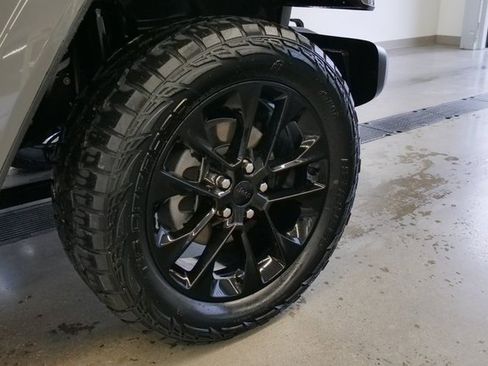 Used 2021 Jeep Wrangler Unlimited Sahara w/ Cold Weather Group image 8