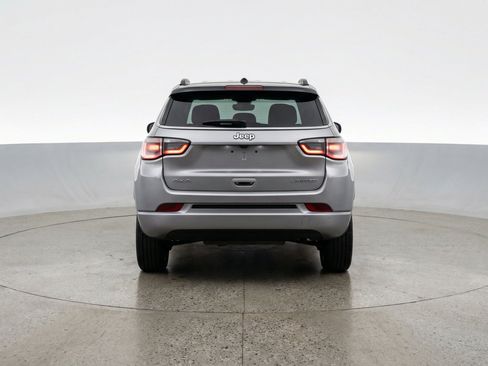 Used 2025 Jeep Compass Limited AWD/4WD image 7