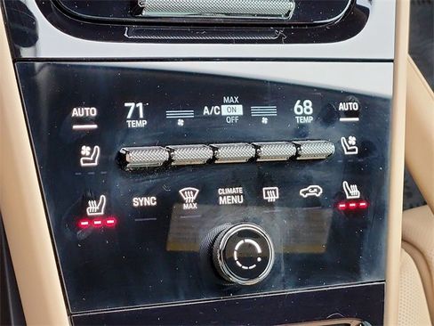 Used 2024 Porsche Cayenne image 19