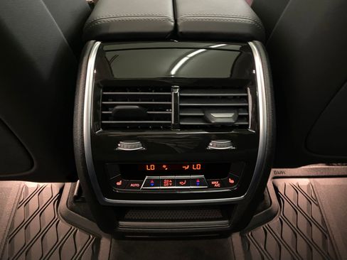 New 2026 BMW X7 xDrive40i w/ Premium Package image 29