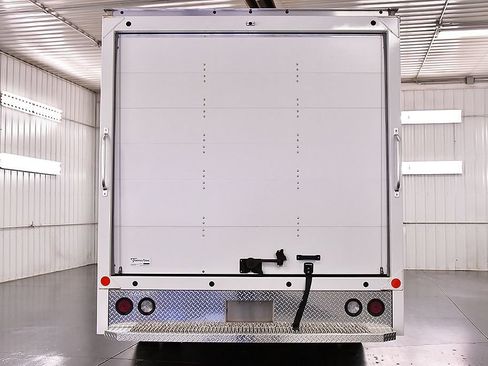 Used 2024 Ford E-450 and Econoline 450 Super Duty w/ Driver's Safety Package RWD image 5